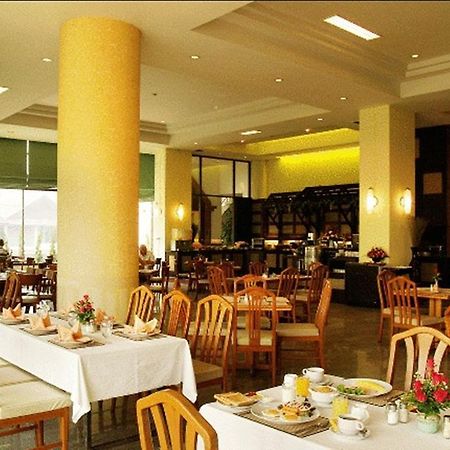 Royal Lanna Hotel Chiang Mai Exterior photo