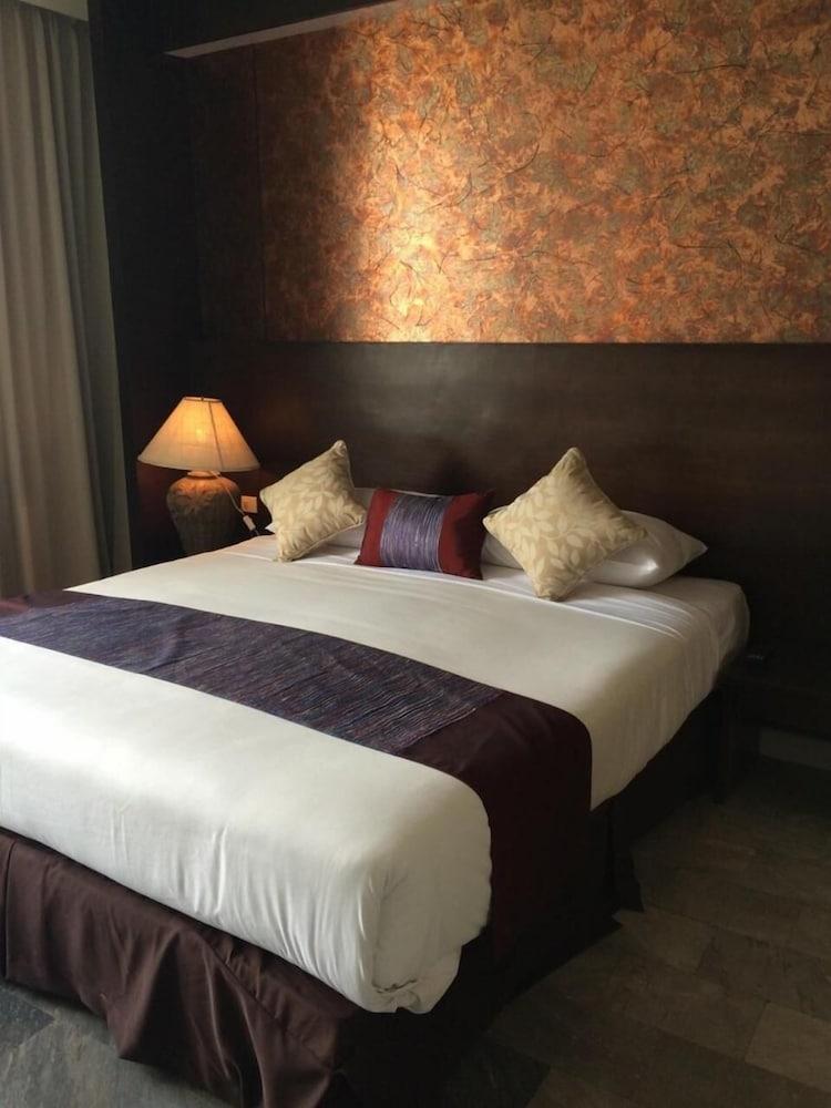 Royal Lanna Hotel Chiang Mai Exterior photo