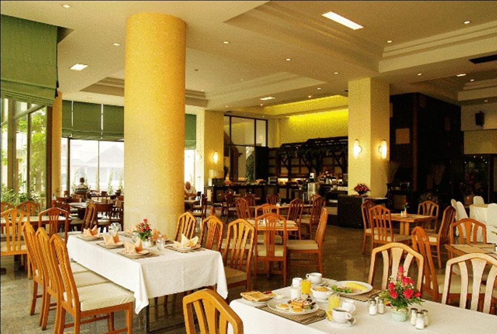 Royal Lanna Hotel Chiang Mai Exterior photo