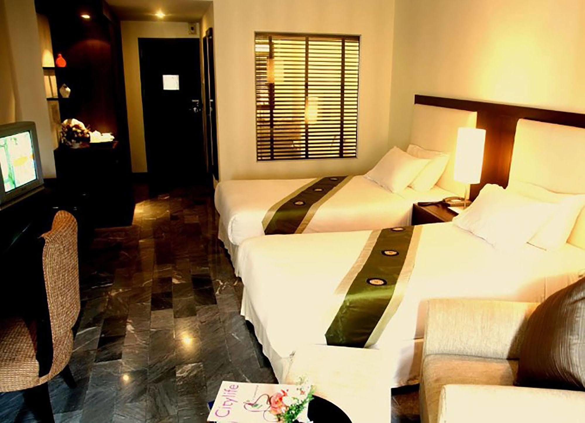 Royal Lanna Hotel Chiang Mai Exterior photo
