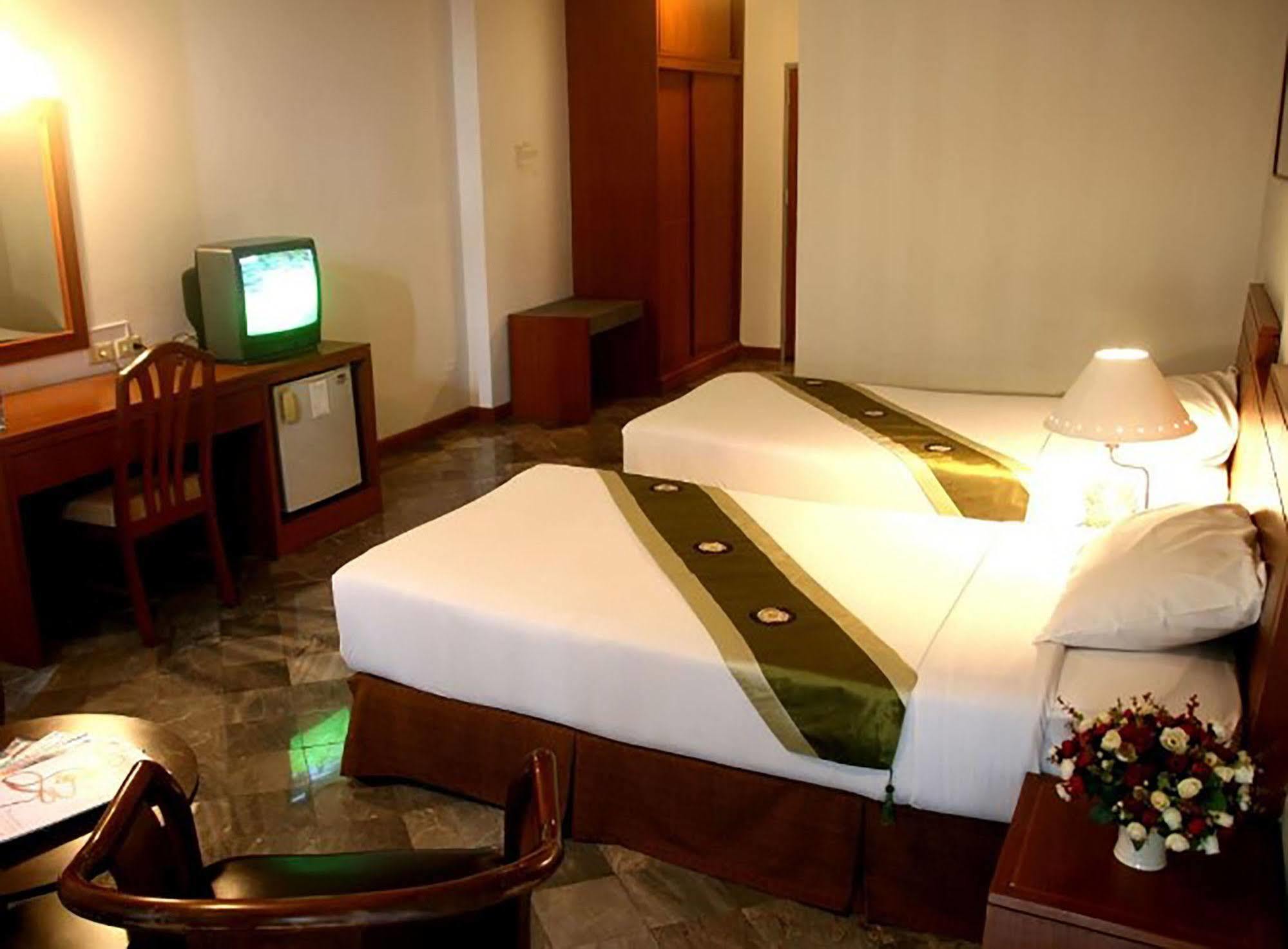 Royal Lanna Hotel Chiang Mai Exterior photo