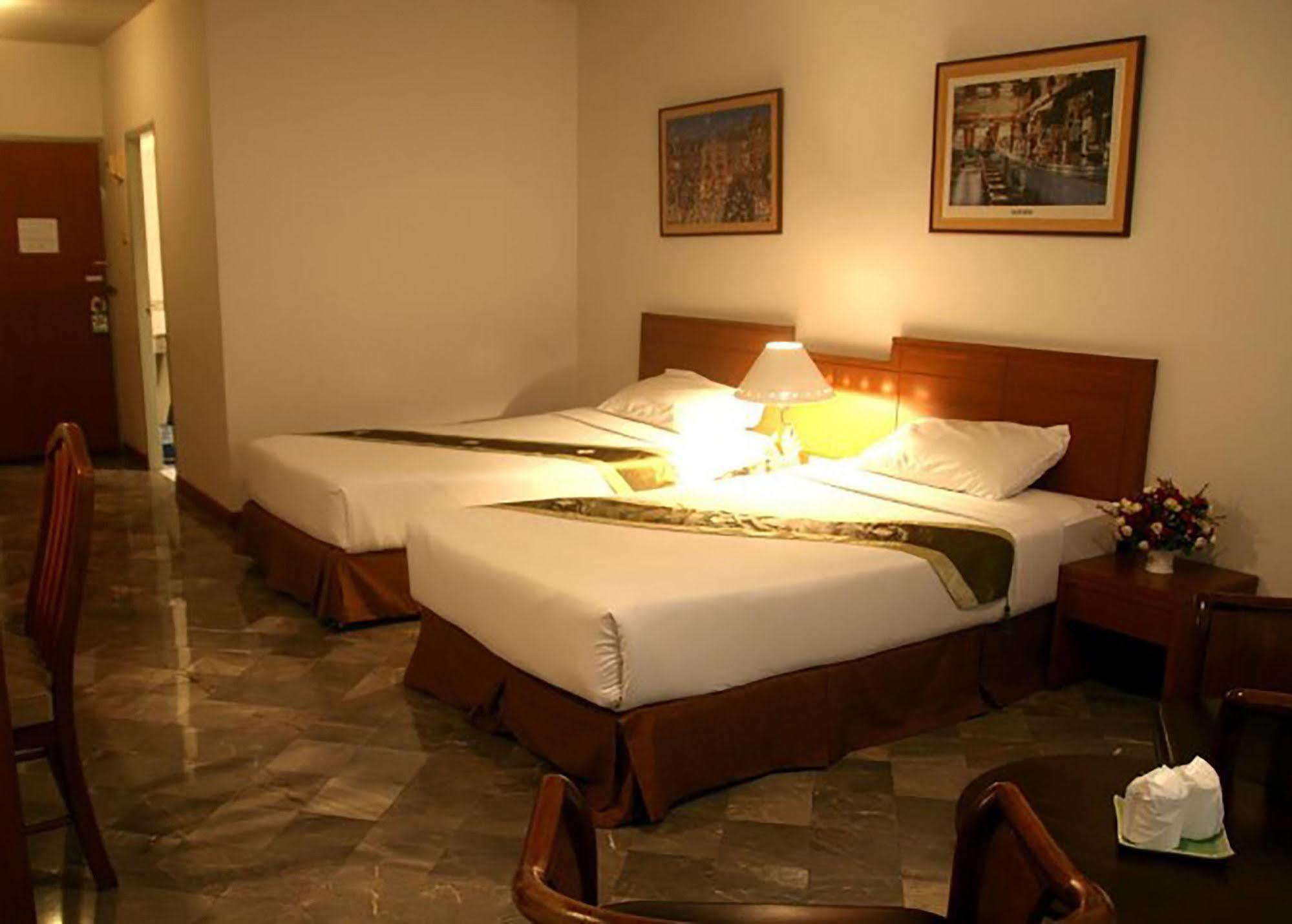 Royal Lanna Hotel Chiang Mai Exterior photo