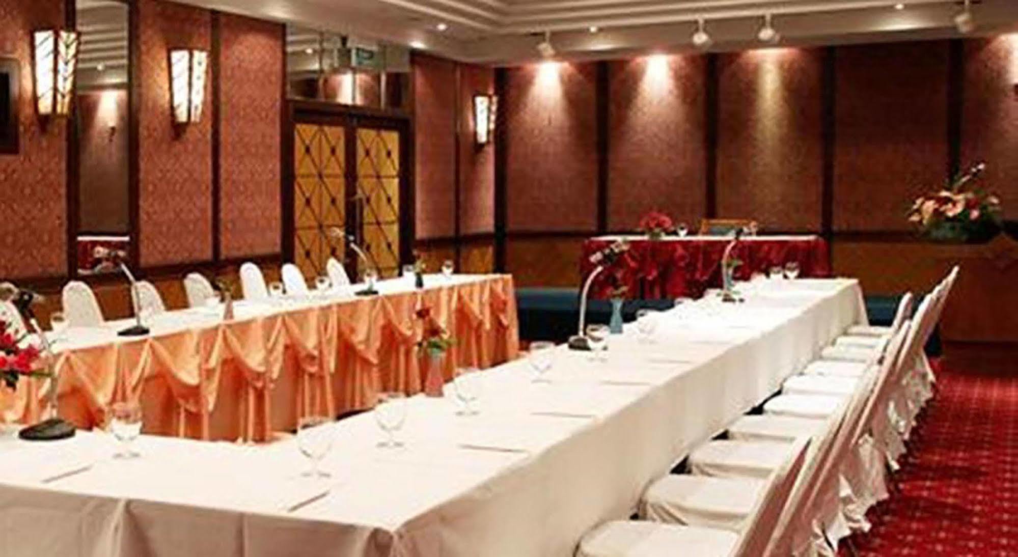 Royal Lanna Hotel Chiang Mai Exterior photo