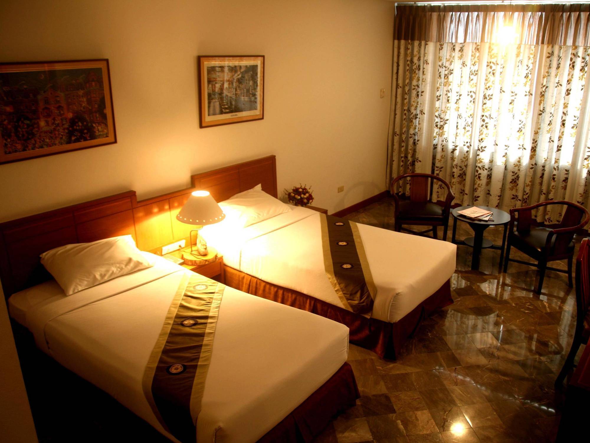 Royal Lanna Hotel Chiang Mai Exterior photo