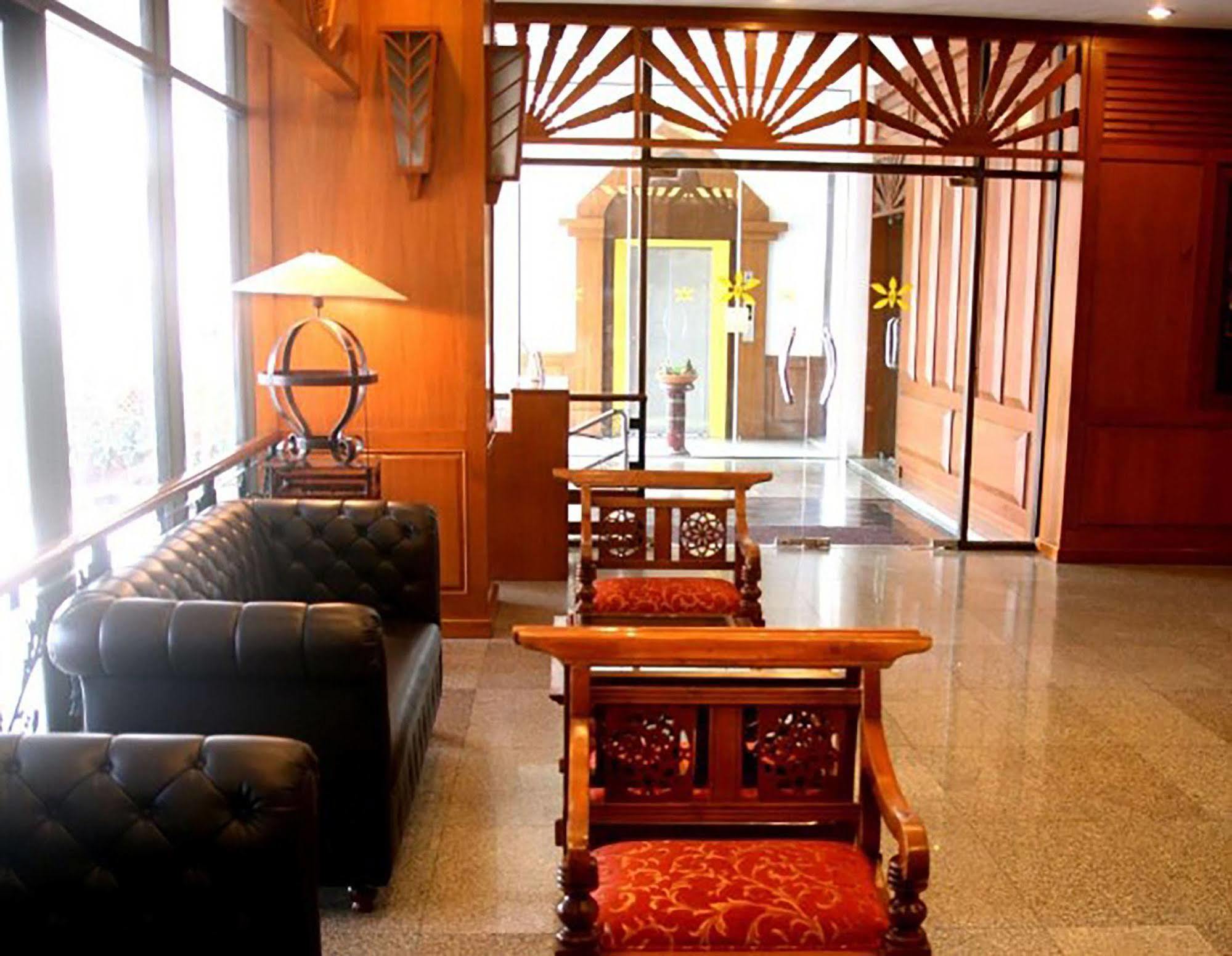 Royal Lanna Hotel Chiang Mai Exterior photo