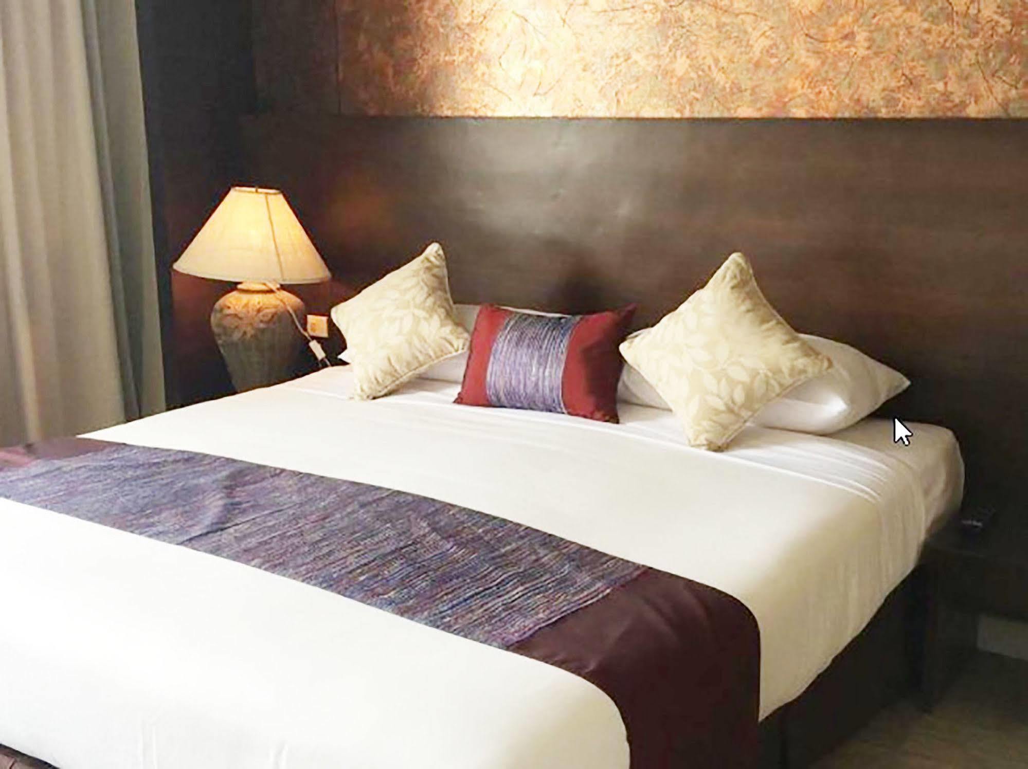 Royal Lanna Hotel Chiang Mai Exterior photo