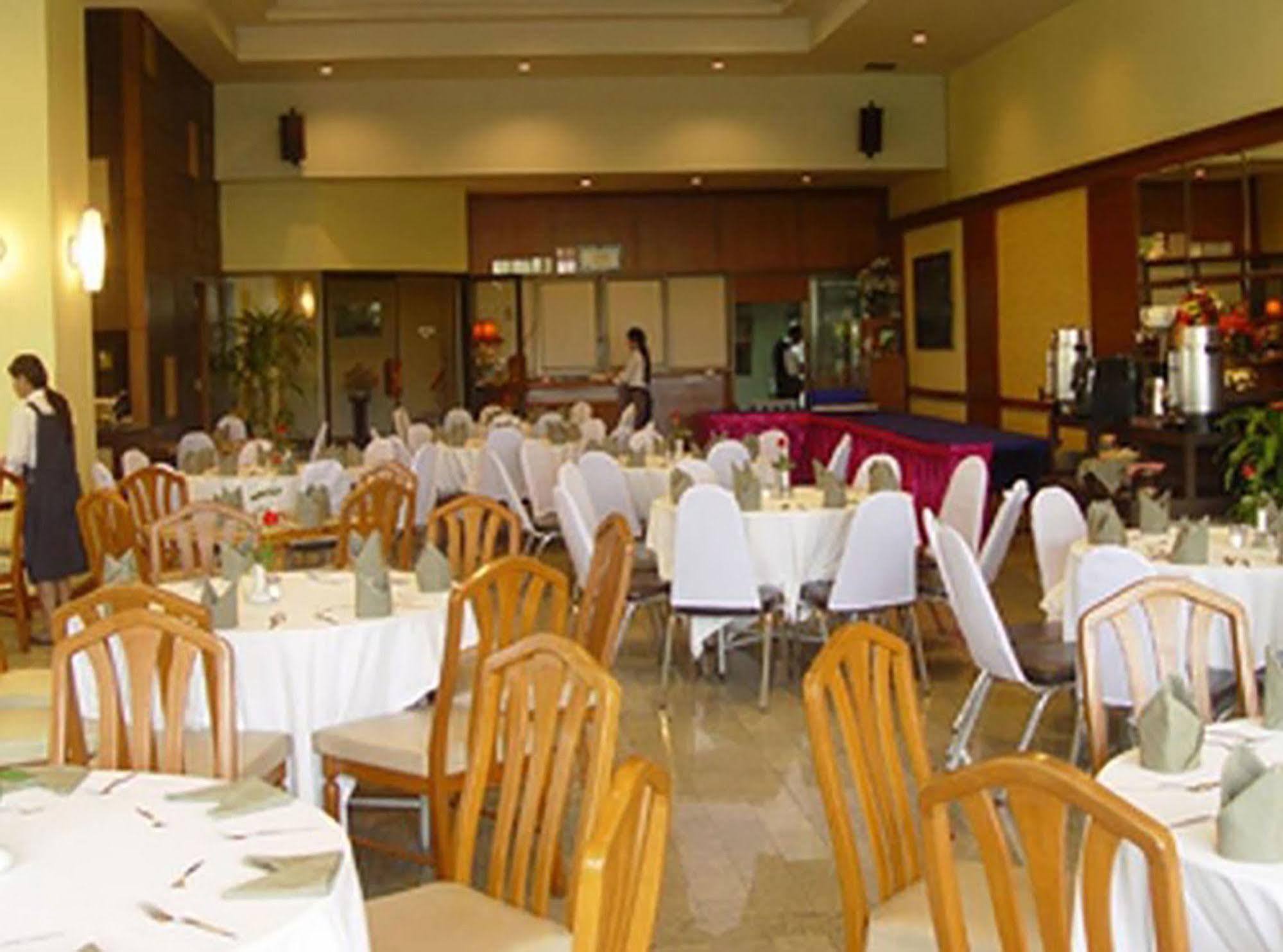 Royal Lanna Hotel Chiang Mai Exterior photo