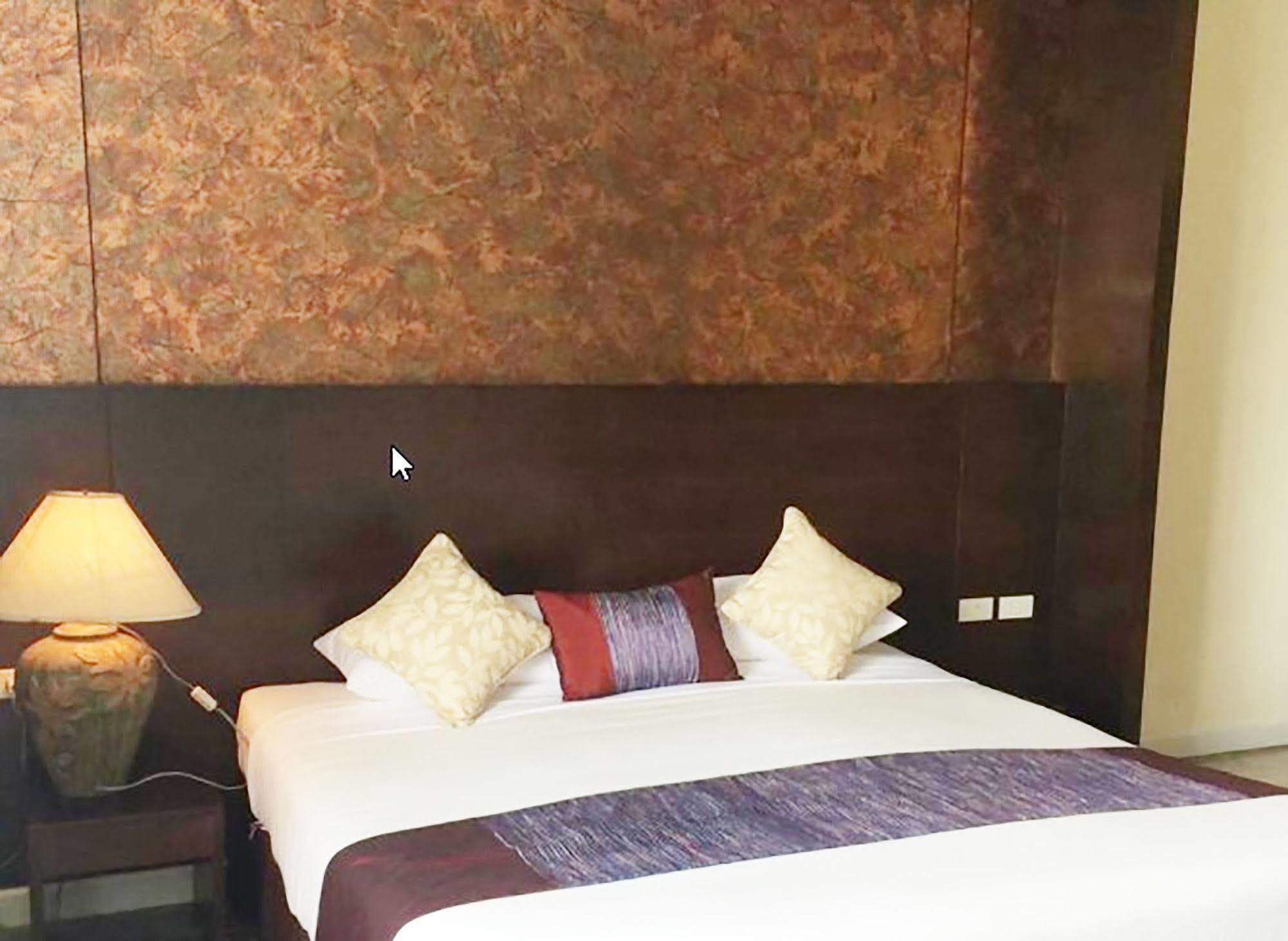 Royal Lanna Hotel Chiang Mai Exterior photo