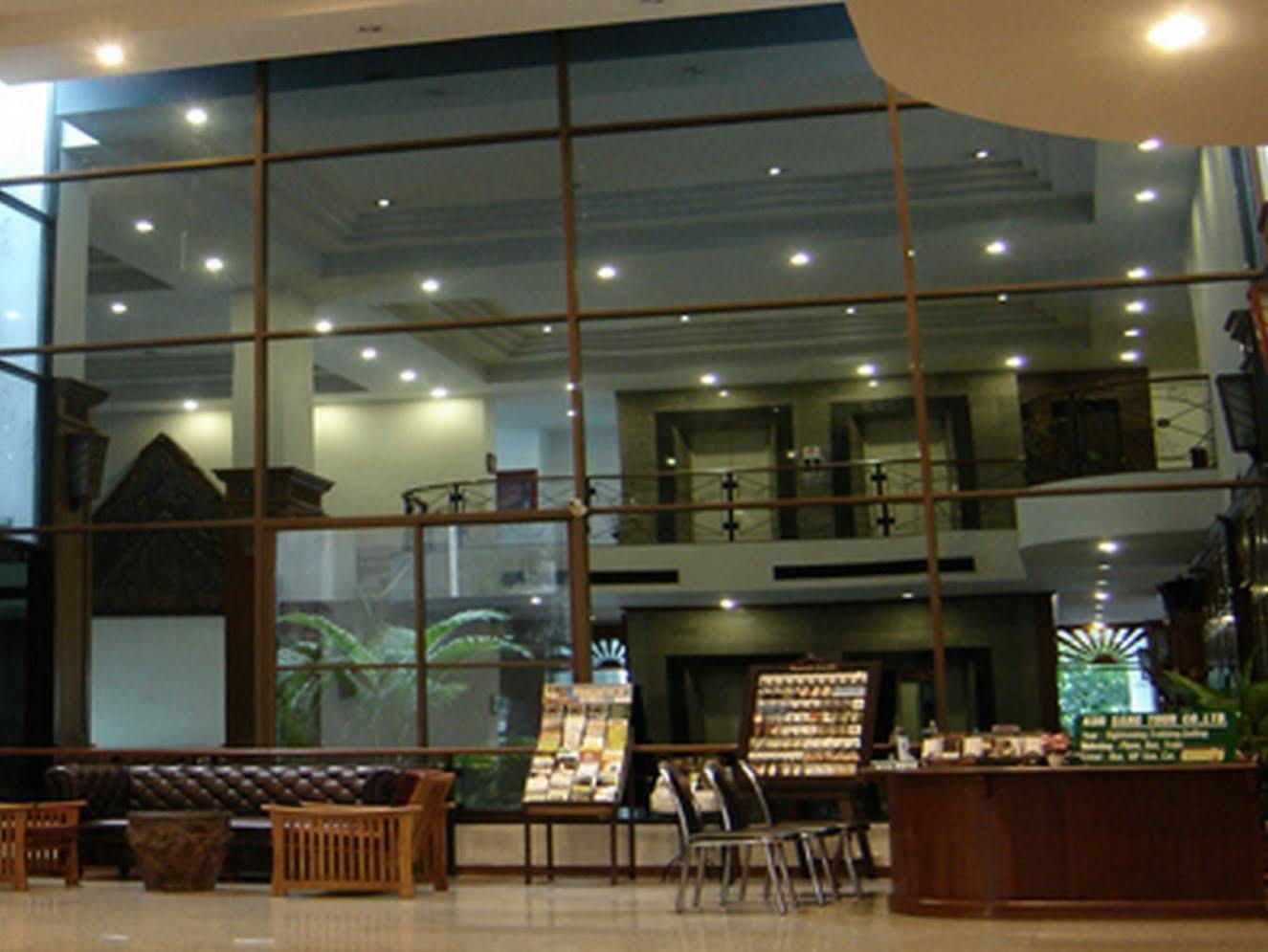 Royal Lanna Hotel Chiang Mai Exterior photo