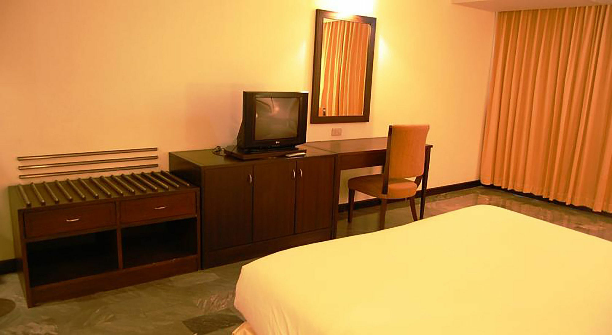 Royal Lanna Hotel Chiang Mai Exterior photo