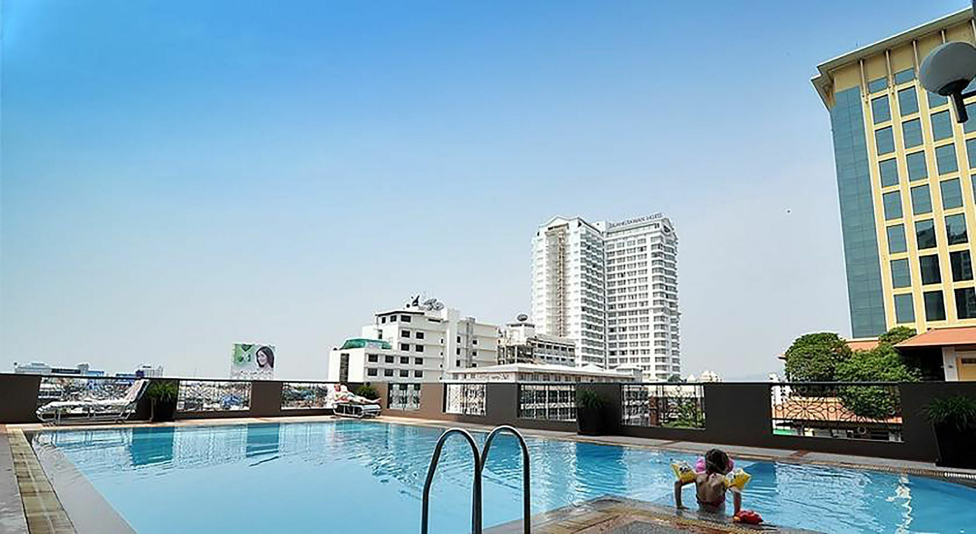 Royal Lanna Hotel Chiang Mai Exterior photo